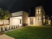 Casa / Sobrado em Condomínio para Venda em Uberaba/MG...
