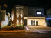 Casa / Sobrado em Condomínio para Venda em Uberaba/MG...