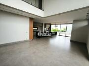 Casa / Sobrado em Condomínio para Venda em Uberlândia/MG...