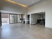 Casa / Sobrado em Condomínio para Venda em Uberlândia/MG...