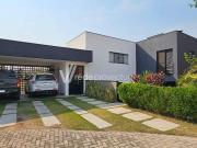 Casa / Sobrado em Condomínio para Venda em Valinhos/SP...