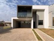 Casa / Sobrado em Condomínio para Venda em Valinhos/SP...