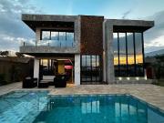 Casa / Sobrado em Condomínio para Venda em Varginha/MG...