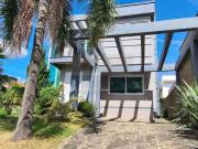 Casa / Sobrado em Condomínio para Venda em Viamão/RS...