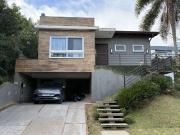 Casa / Sobrado em Condomínio para Venda em Viamão/RS...