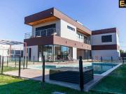 Casa / Sobrado em Condomínio para Venda em Vinhedo/SP...