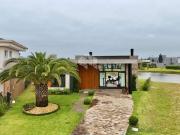 Casa / Sobrado em Condomínio para Venda em Xangri Lá/RS...