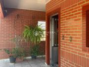 Casa sobrado no bairro Diehl, com fácil acesso a BR 116...