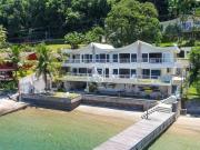 Casa / Sobrado para Locação em Angra dos Reis/RJ Mombaça...
