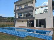 Casa / Sobrado para Locação em Atibaia/SP Condomínio...