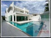 Casa / Sobrado para Locação em Barueri/SP Tamboré 4 Quartos