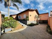 Casa / Sobrado para Locação em Blumenau/SC Água Verde 4...