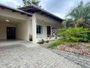 Casa / Sobrado para Locação em Blumenau/SC Velha 3 Quartos