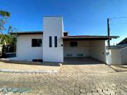 Casa / Sobrado para Locação em Blumenau/SC Velha 3 Quartos