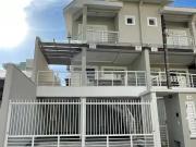 Casa / Sobrado para Locação em Bombinhas/SC Bombas 3 Quartos