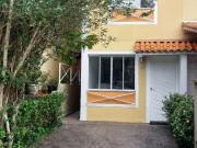 Casa / Sobrado para Locação em Cotia/SP Granja Viana 2...