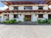 Casa / Sobrado para Locação em Cotia/SP Granja Viana 4...