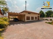 Casa / Sobrado para Locação em Cotia/SP Granja Viana 4...