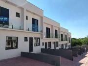 Casa / Sobrado para Locação em Cotia/SP Granja Viana II...