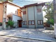 Casa / Sobrado para Locação em Cotia/SP Petit Village 3...