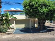Casa / Sobrado para Locação em Cuiabá/MT Jardim Shangri...
