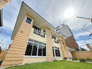 Casa / Sobrado para Locação em Curitiba/PR Alto da...