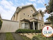 Casa / Sobrado para Locação em Curitiba/PR Centro 5 Quartos