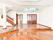 Casa / Sobrado para Locação em Curitiba/PR Mercês 3 Quartos