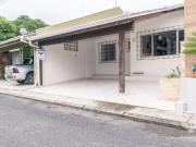 Casa / Sobrado para Locação em Curitiba/PR Orleans 3 Quartos