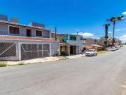 Casa / Sobrado para Locação em Curitiba/PR São Braz 4...