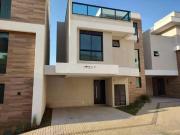 Casa / Sobrado para Locação em Curitiba/PR Santa...