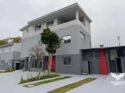Casa / Sobrado para Locação em Curitiba/PR Santa...