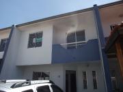Casa / Sobrado para Locação em Curitiba/PR Xaxim 3 Quartos