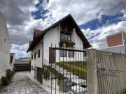 Casa / Sobrado para Locação em Curitiba/PR Xaxim 4 Quartos