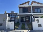 Casa / Sobrado para Locação em Florianópolis/SC Campeche...