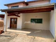 Casa / Sobrado para Locação em Guararema/SP Ajuda 3 Quartos