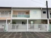 Casa / Sobrado para Locação em Guaratuba/PR Centro 3 Quartos