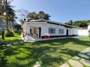 Casa / Sobrado para Locação em Guarujá/SP Jardim Guaiuba...