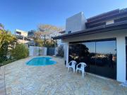 Casa / Sobrado para Locação em Itajaí/SC Cabeçudas 3 Quartos