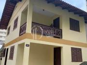 Casa / Sobrado para Locação em Itapema/SC Meia Praia 3...