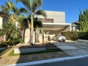 Casa / Sobrado para Locação em Jacareí/SP Jardim Altos...