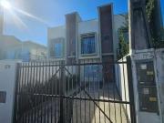 Casa / Sobrado para Locação em Joinville/SC Adhemar...
