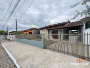 Casa / Sobrado para Locação em Joinville/SC Adhemar...