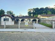 Casa / Sobrado para Locação em Joinville/SC Atiradores 3...