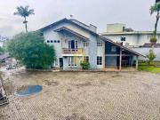 Casa / Sobrado para Locação em Joinville/SC Bom Retiro 5...