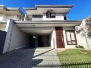 Casa / Sobrado para Locação em Joinville/SC Bucarein 3...