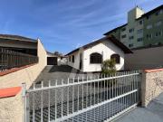 Casa / Sobrado para Locação em Joinville/SC Costa e...