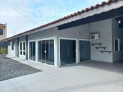 Casa / Sobrado para Locação em Joinville/SC Iririú 3 Quartos