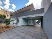 Casa / Sobrado para Locação em Londrina/PR Centro 4 Quartos