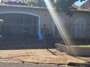 Casa / Sobrado para Locação em Londrina/PR Champagnat 3...